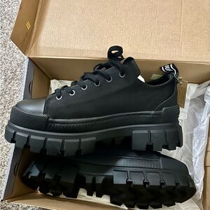 Palladium black  short platform shoe size 9